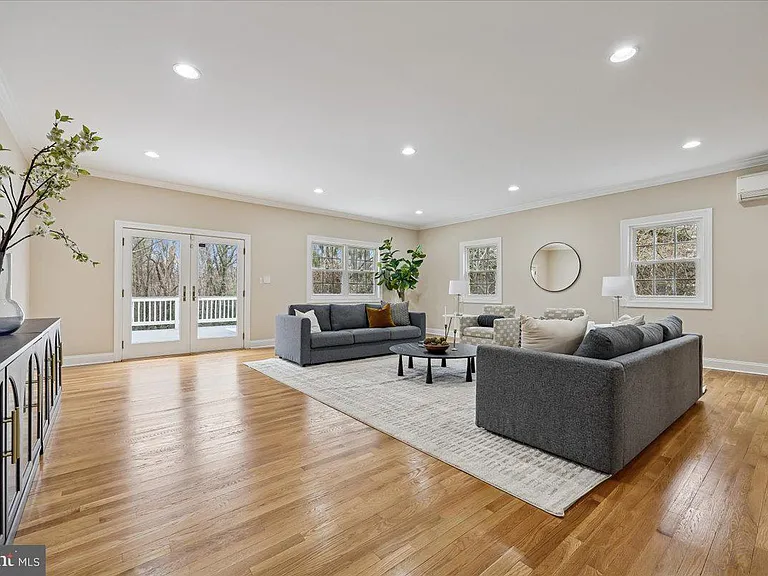 4902 Derussey Pkwy — Photo 25