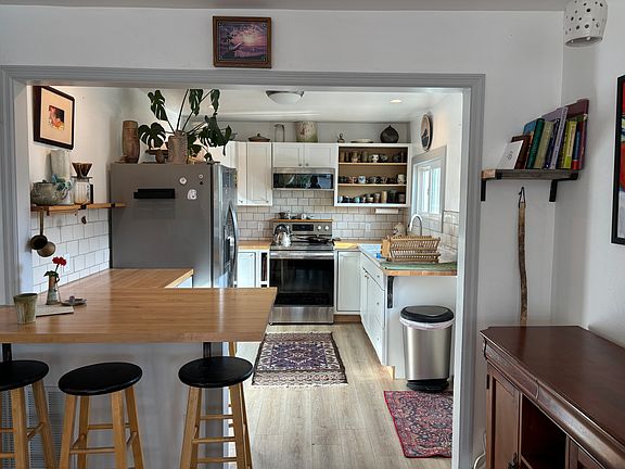 3rd image of 412 N B St