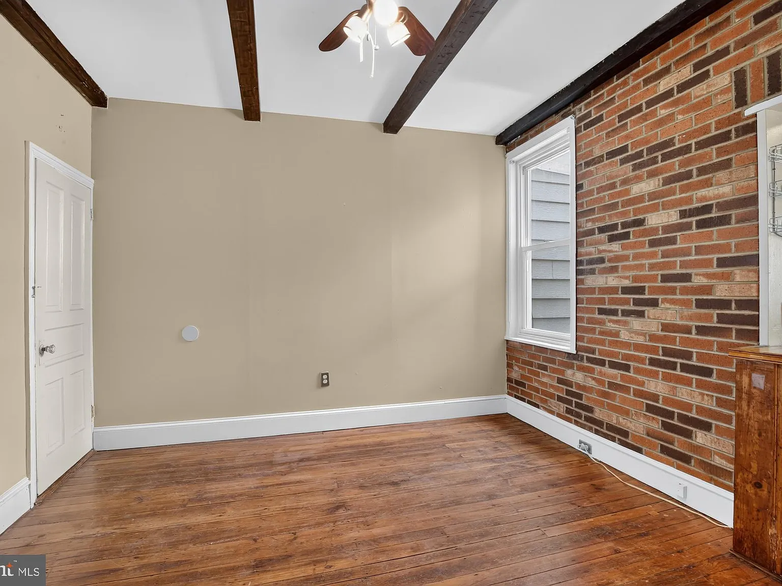 2 bed, 1004 sqft, $1,825 — Photo 2