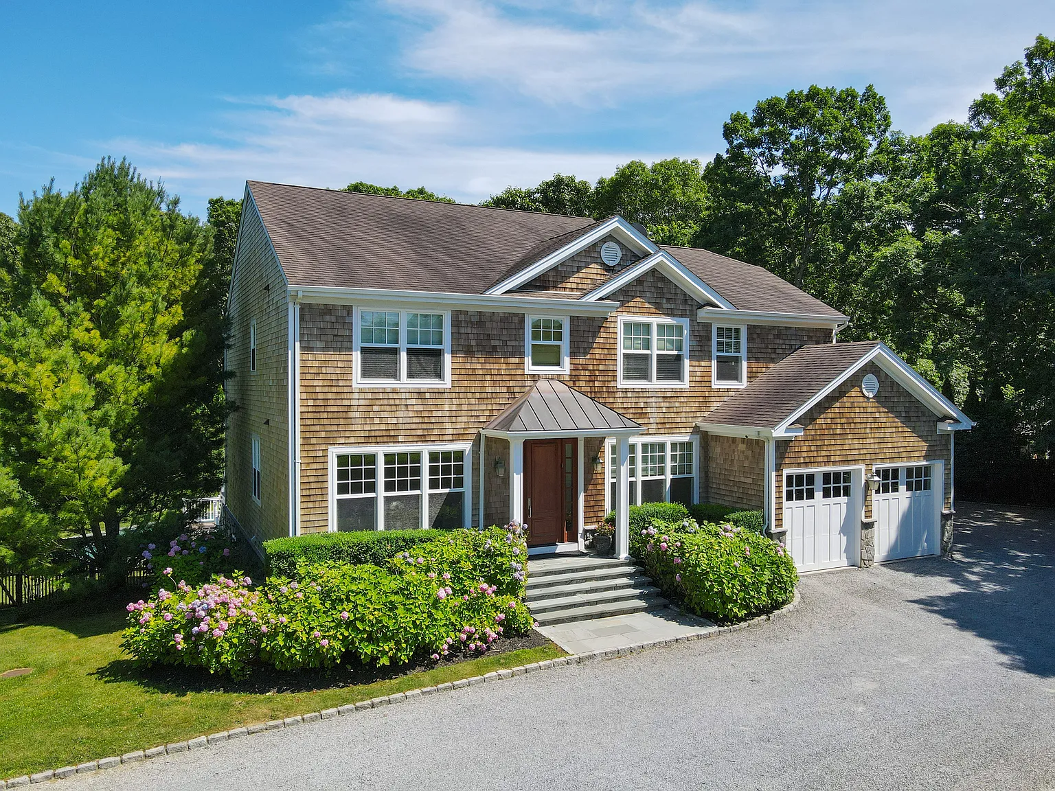 Newly Renovated 6 Bedroom Southampton Home — Photo 2