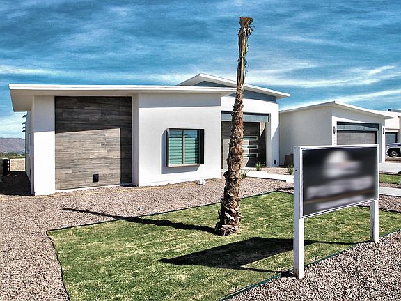 3rd image of 5844 Valley Palm Dr