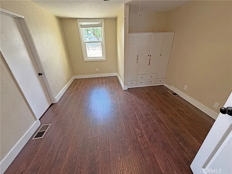 810 Pine St — Photo 13
