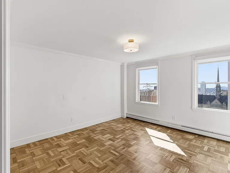 1310 Jones Street — Photo 43