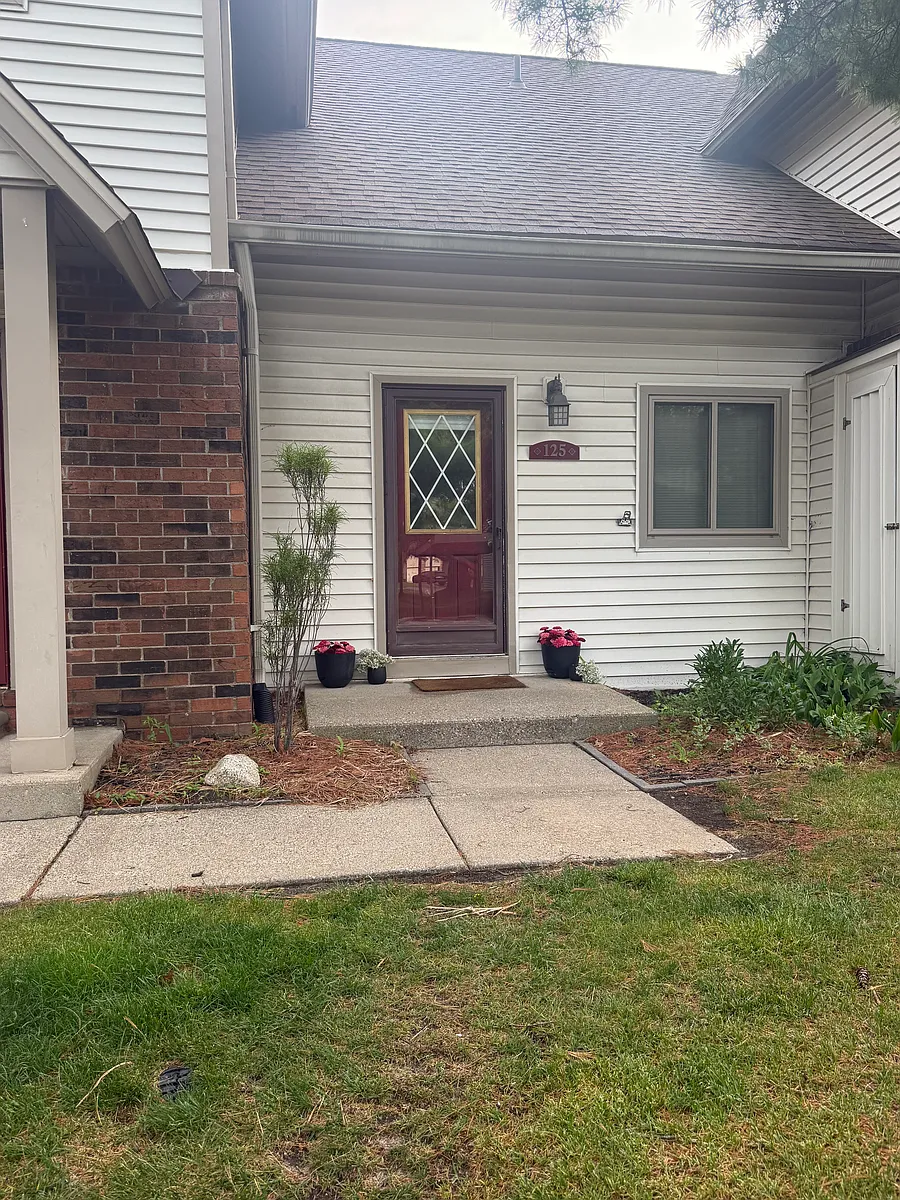 Building Photo - 7230 Bluewater Dr #125