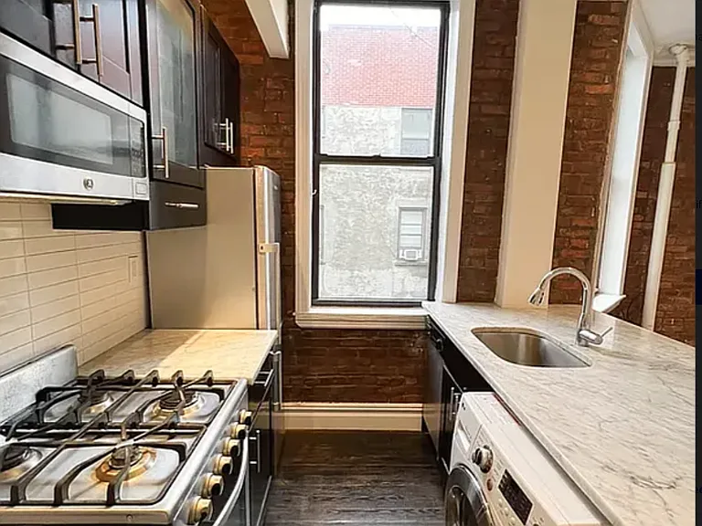 128 2nd Ave #B2 — Photo 5