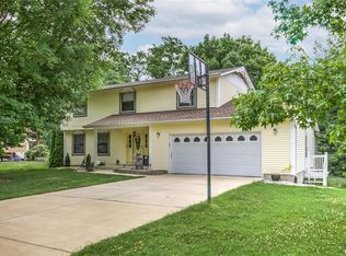 3427 Clearview Ave, Godfrey, IL 62035