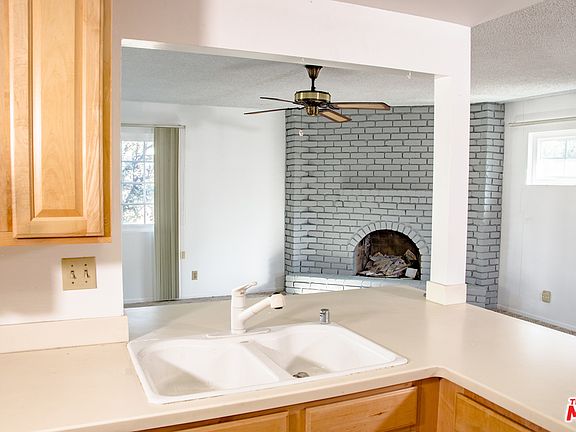 5th image of 2030 Nowell Ave