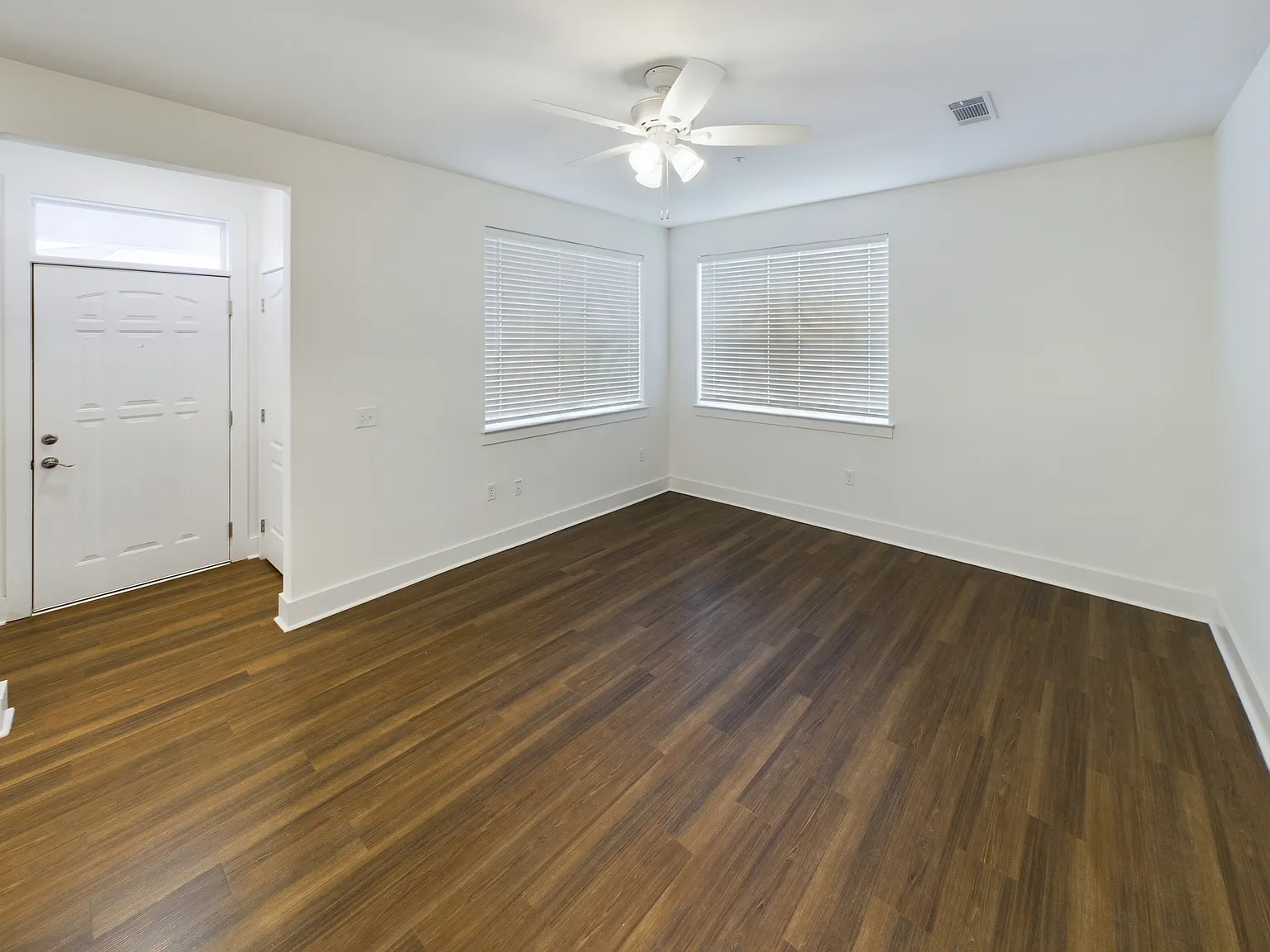 2 bed, 1150 sqft, $2,179 — Photo 4