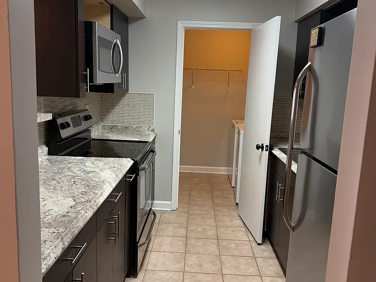 1502 Wingate Way — Photo 15