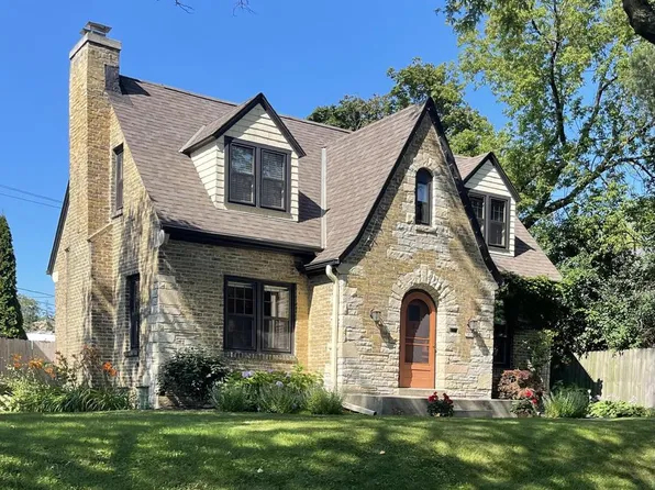 1414 East Pinedale COURT, Shorewood, WI 53211