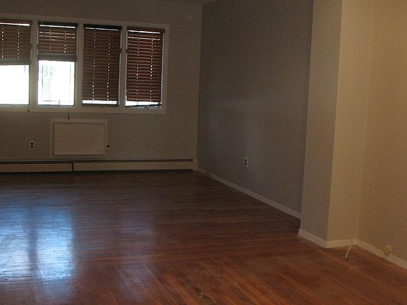 2nd image of 140 Justin Ave