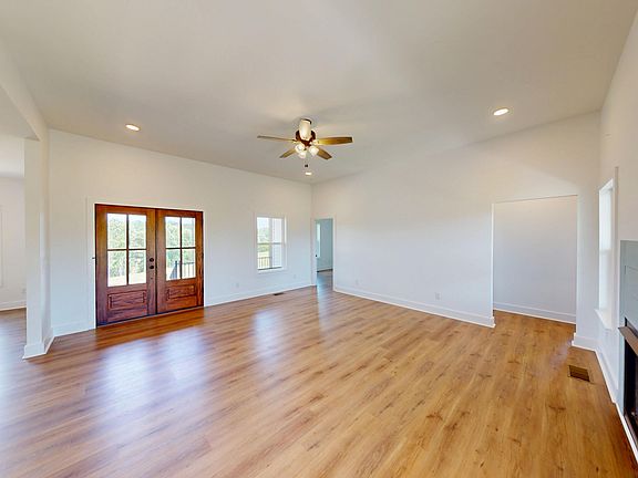 5th image of 325 Henderson Rd