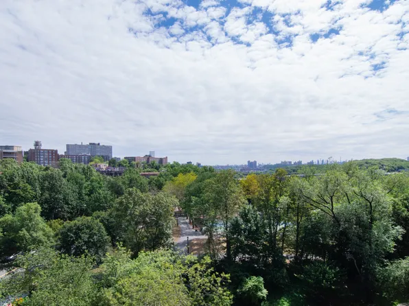 750 Kappock Street image 23 of 27