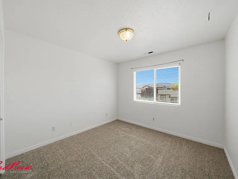 1058 N 1340 West Cir #2 — Photo 4