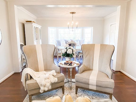 Sitting room next to dining