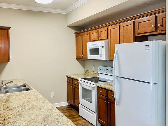 4th image of 520 Village Creek Dr #C