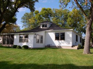 568 Hill Ave, Spirit Lake, IA 51360