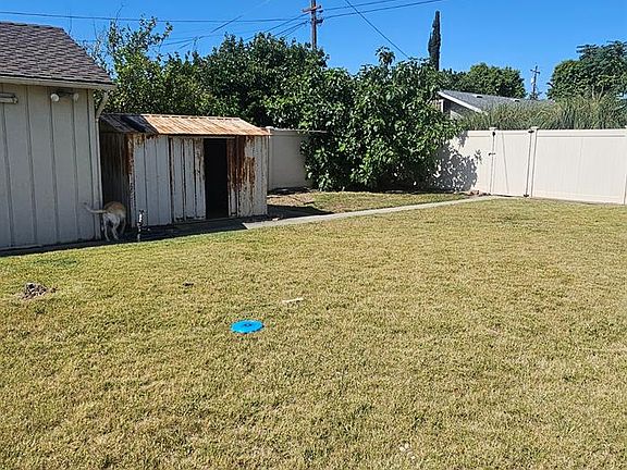 2nd image of 813 Ash Ave