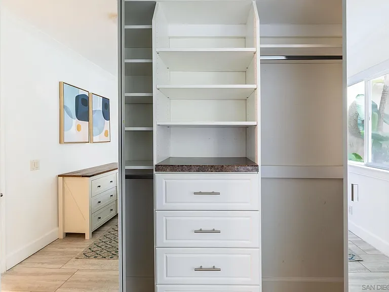 8529 Villa La Jolla Dr #E — Photo 13