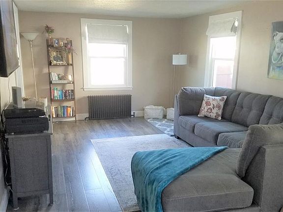5th image of 378 Glen St