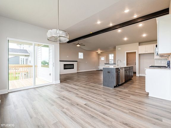 7th image of this home