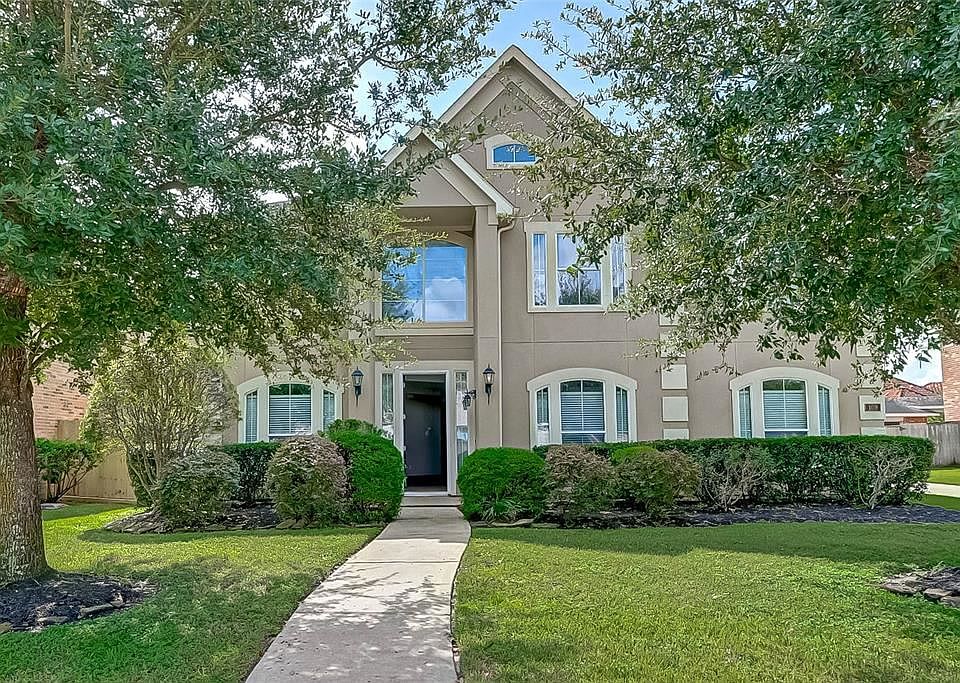 1st image of 109 Windcrest Ct