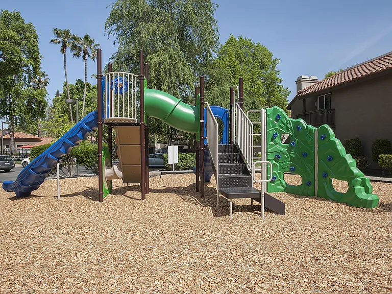 Shore Park at Riverlake — Photo 26