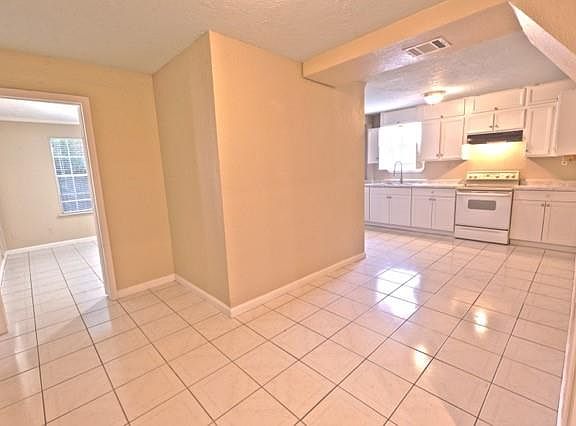 4th image of 11130 Forrest Valley Dr
