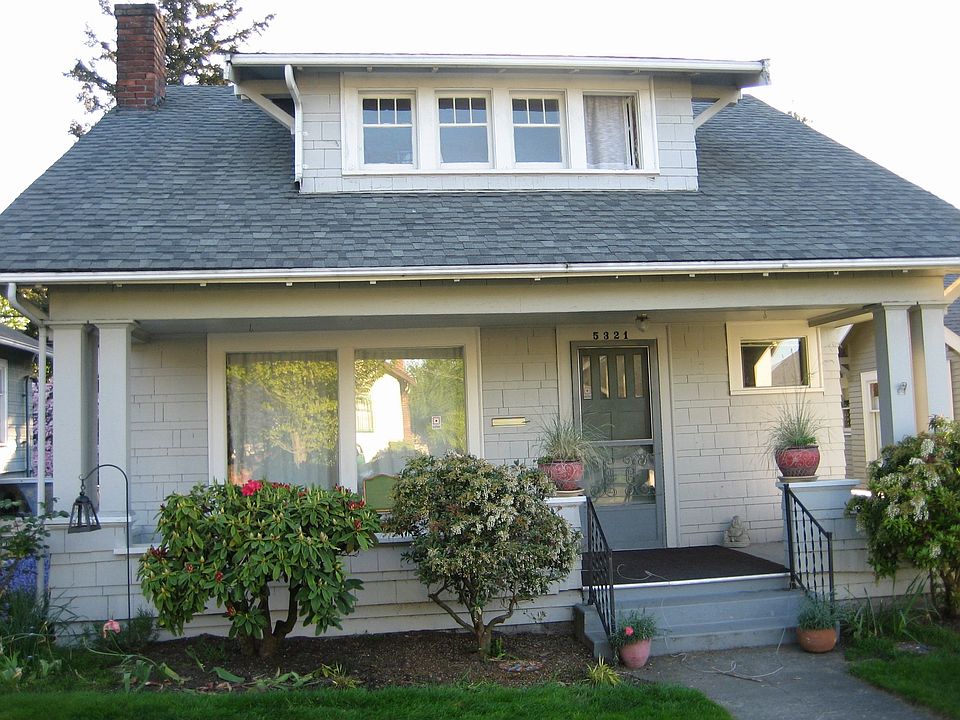 2nd image of 5321 8th Ave NE