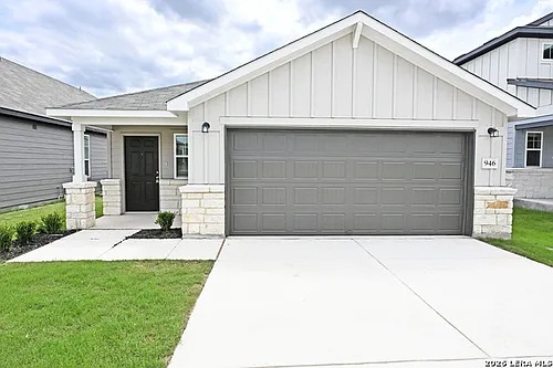 946 Bluegrass Point Photo 1