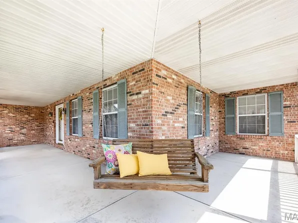 310 Meadowlark Ln, Belleville, IL 62220