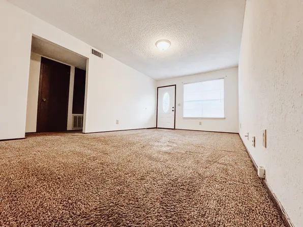 2201 Woodland Ave #7, Coffeyville, KS 67337