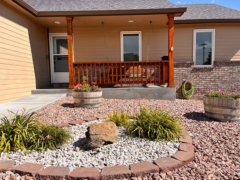 3015 Summit Ct — Photo 2