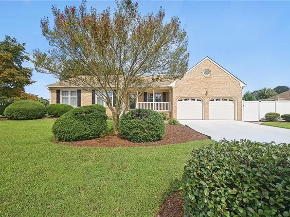 1300 Oregon Xing, Chesapeake, VA 23322