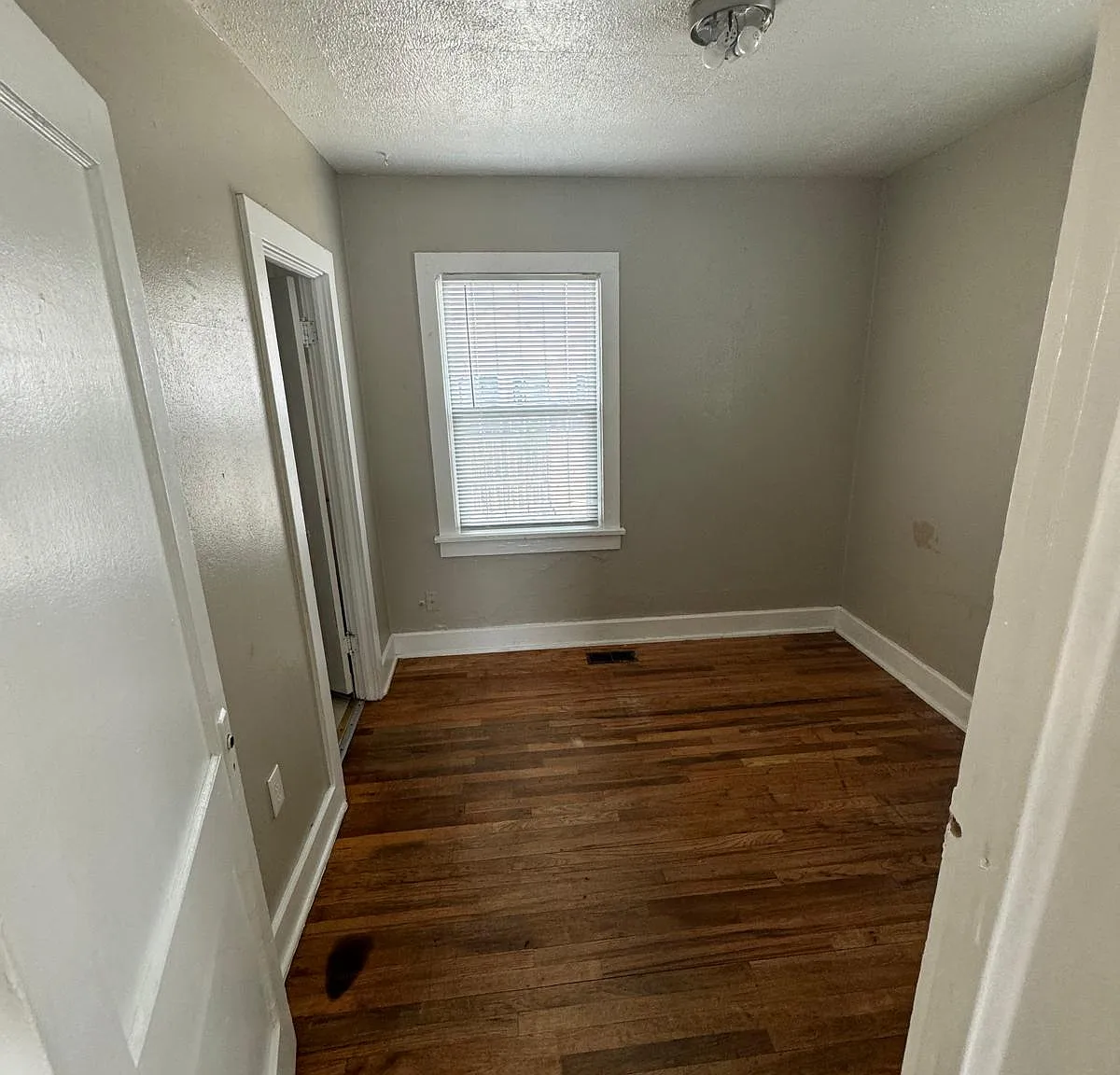 2 bed, 750 sqft, $1,800 — Photo 4
