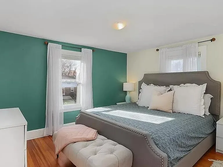 82 Seymour Ave — Photo 15