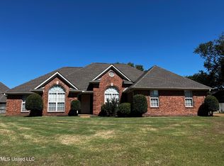 1665 Cedar Lake Cv, Hernando, MS 38632