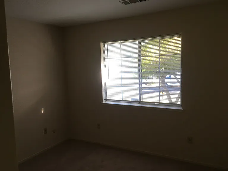 414 Springer Dr — Photo 9