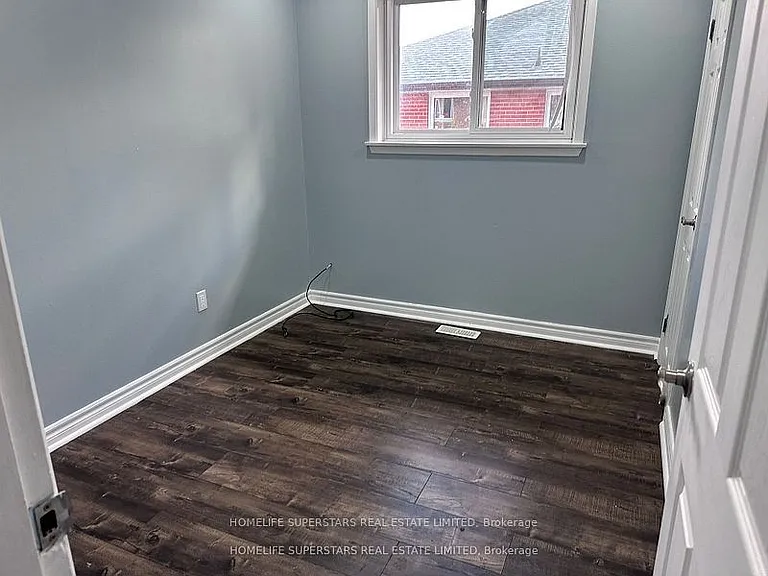 10 Aloma Cres — Photo 15