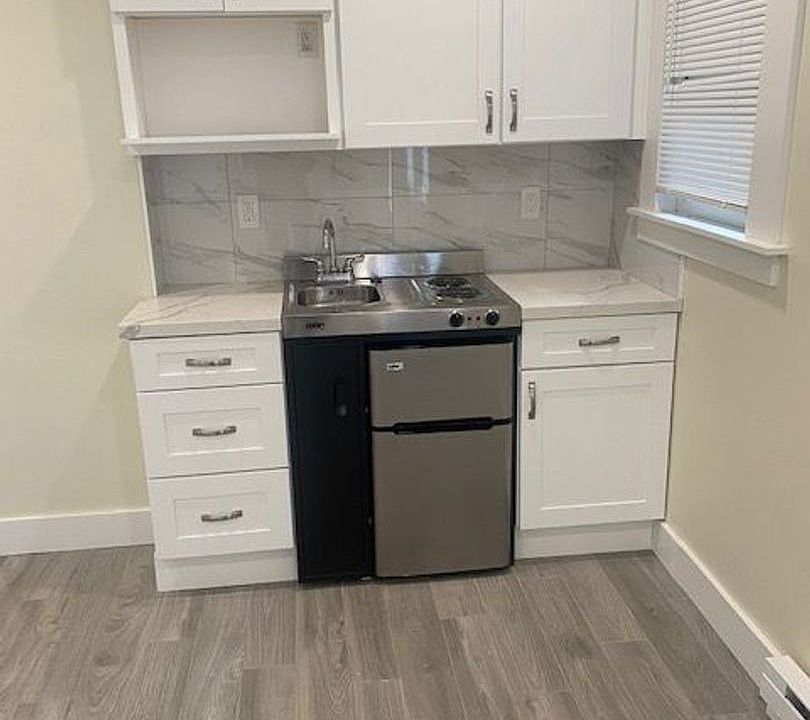 1st image of 525 Hamilton Ave Unit B