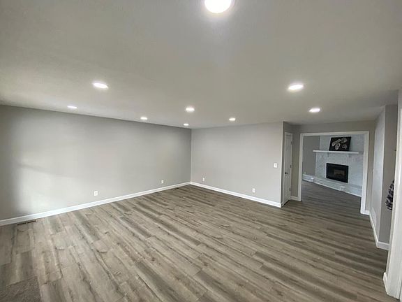 3rd image of 2308 Oak Ln