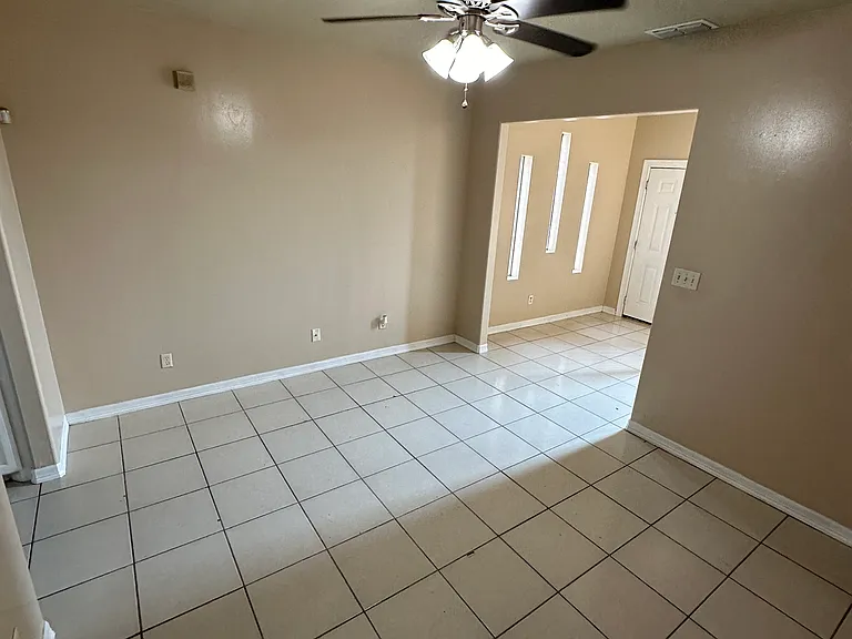 1020 Jesse St — Photo 5