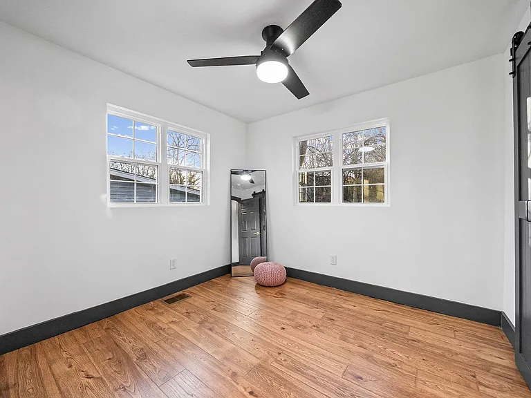 610 Ford St — Photo 17
