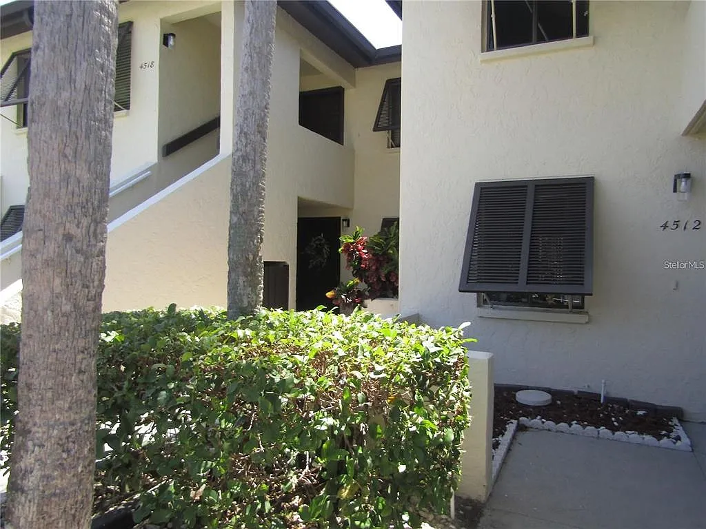 1 bed, 1.0 bath, 676 sqft, $3,300 — Photo 3
