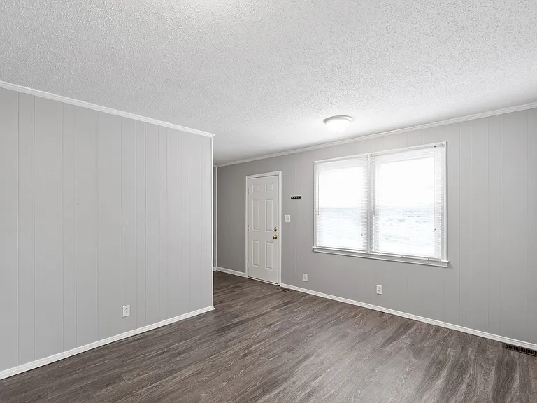 219 Taft Dr — Photo 4