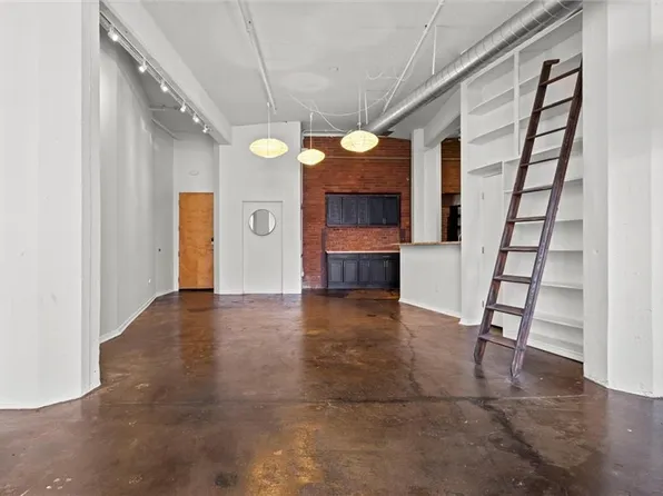 200 Main St APT 105, Kansas City, MO 64105