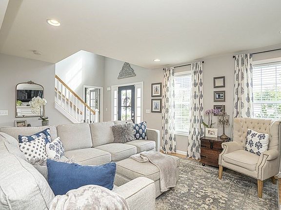 4th image of 89 Tarkiln Pl