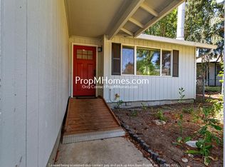 913 W Charles St APT A, Newberg, OR 97132