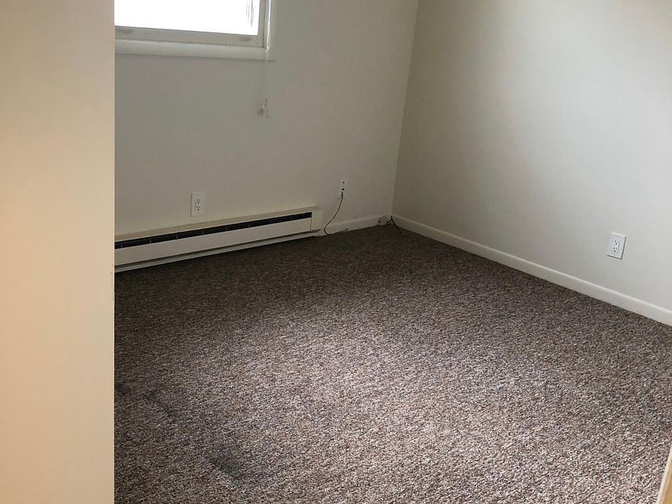 2nd image of 2430 Lyons Rd