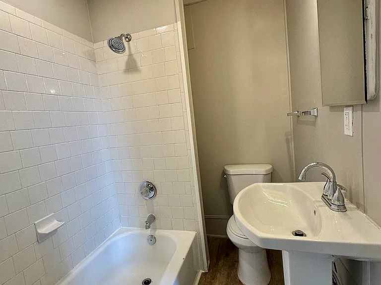 1933 Saint Paul St #2 — Photo 7